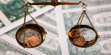 Corporate Finance Law: Raising Capital and Managing Financial Risk